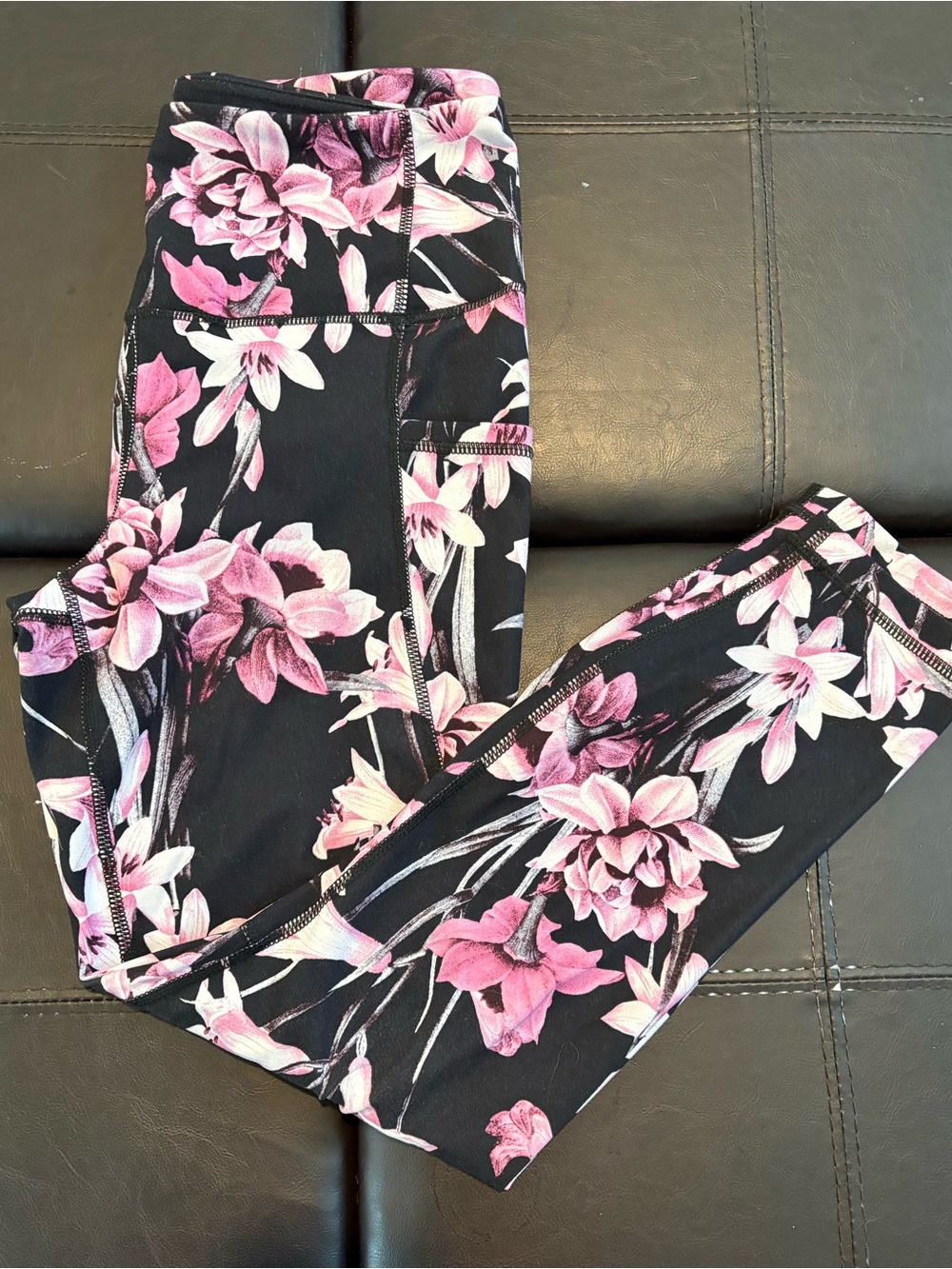 Yogalicious Black Floral Leggings with Pink Flowers Size Large Activewear